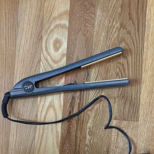 CHI Hair Straightener in Black